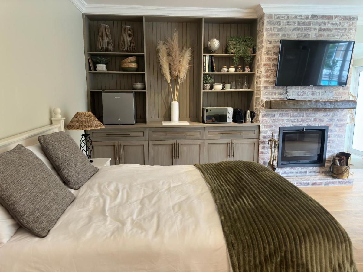 Camellia Cottage - Bay Room - 5