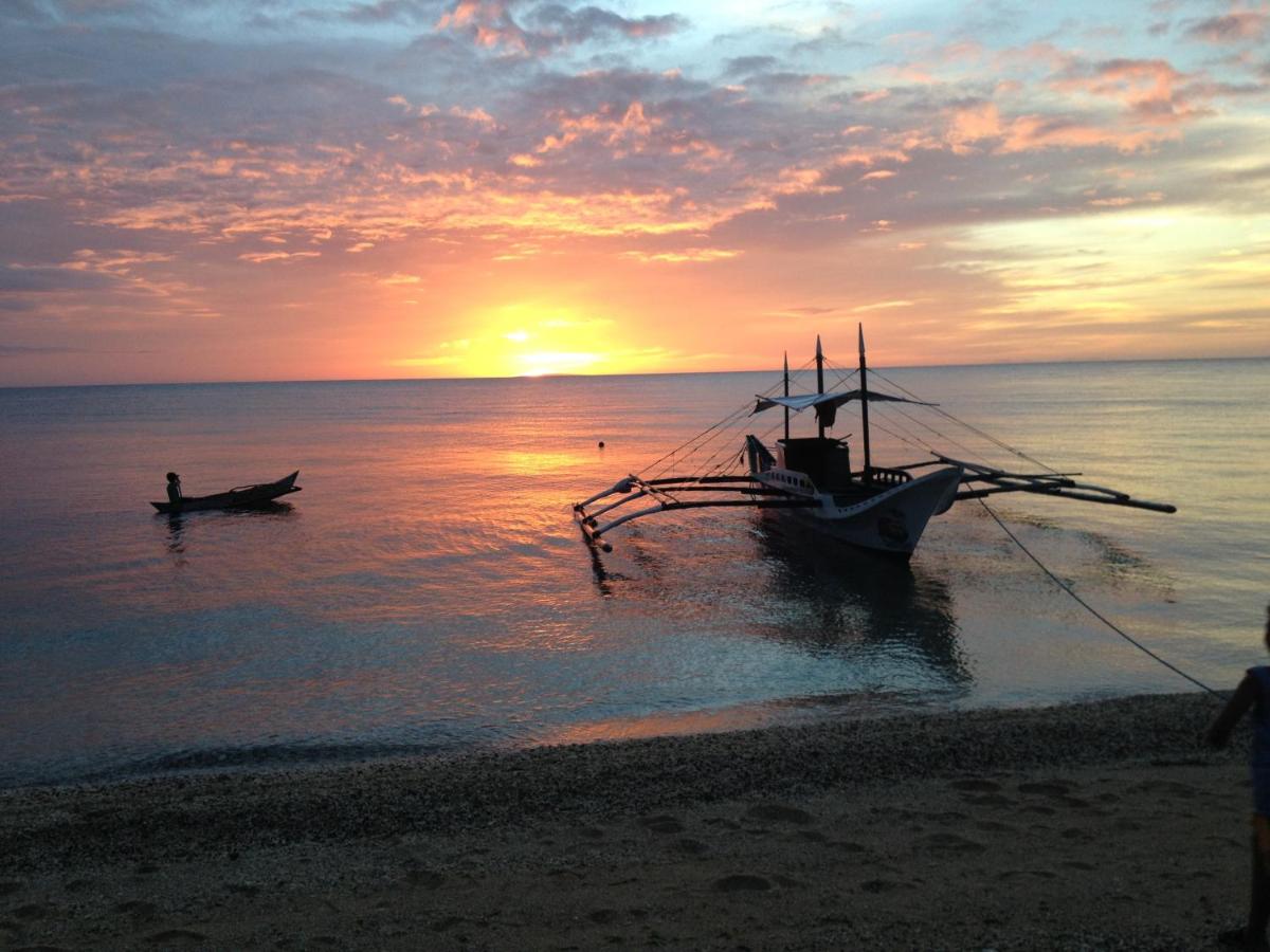 Beach: The Beach House Carabao Island