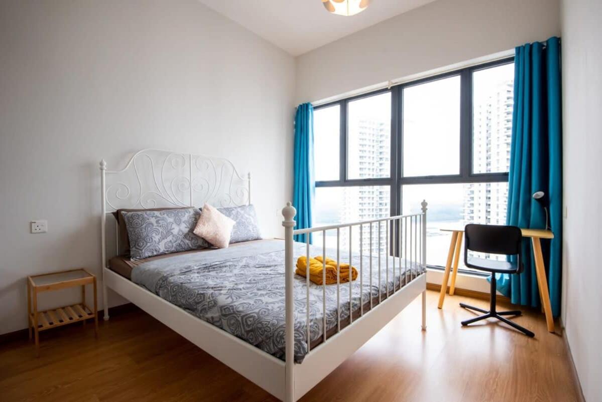 A Stylish 2BR Suite Water Views Free Parking - 2