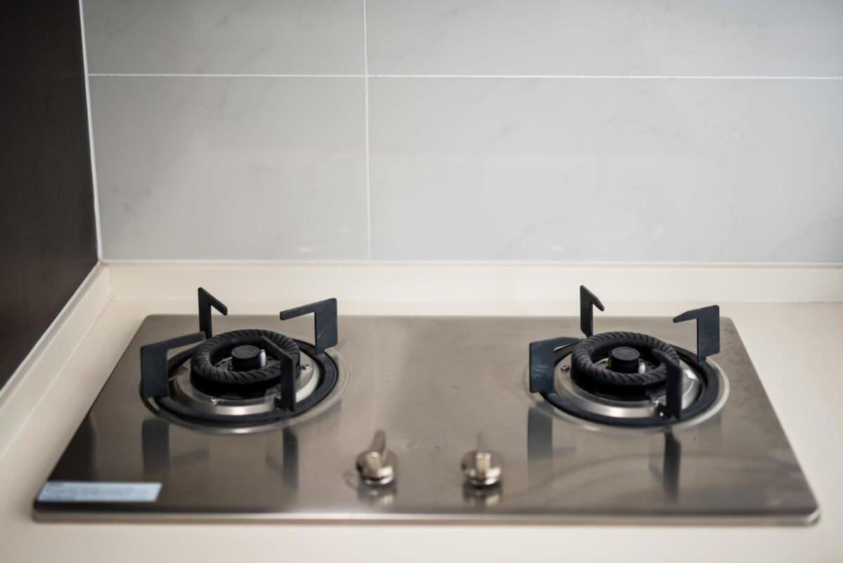 A Stylish 2BR Suite Water Views Free Parking - 3