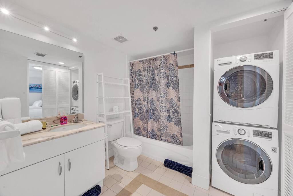 Beautiful 1 Bed 1 Bath • Brickell • Bay View - 3