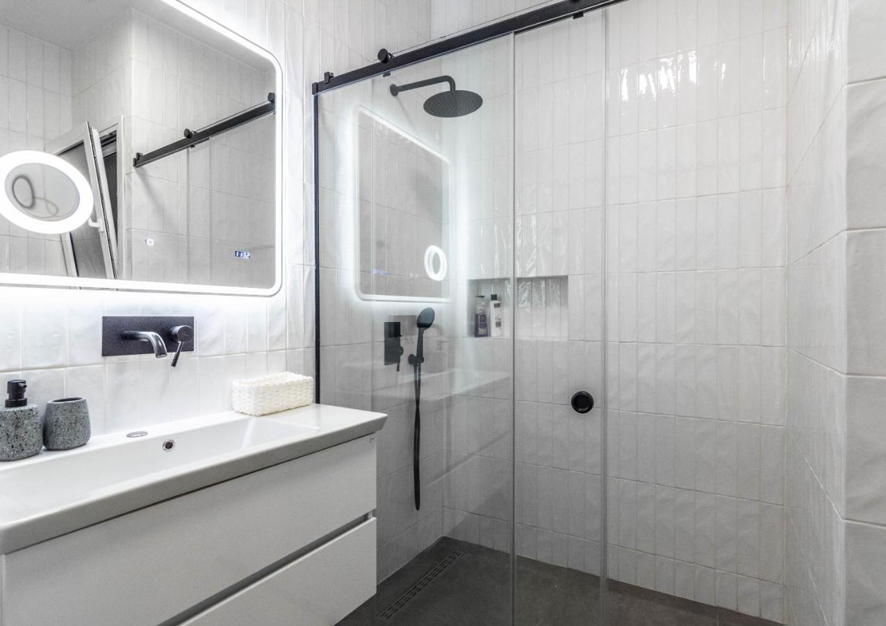 ARIS Central Exarchia - 3