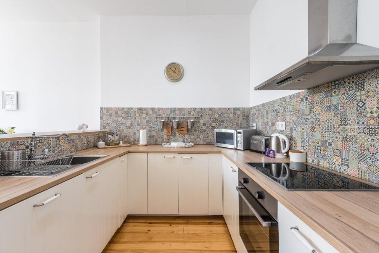 GuestReady - Cityscape coastal flat - 3