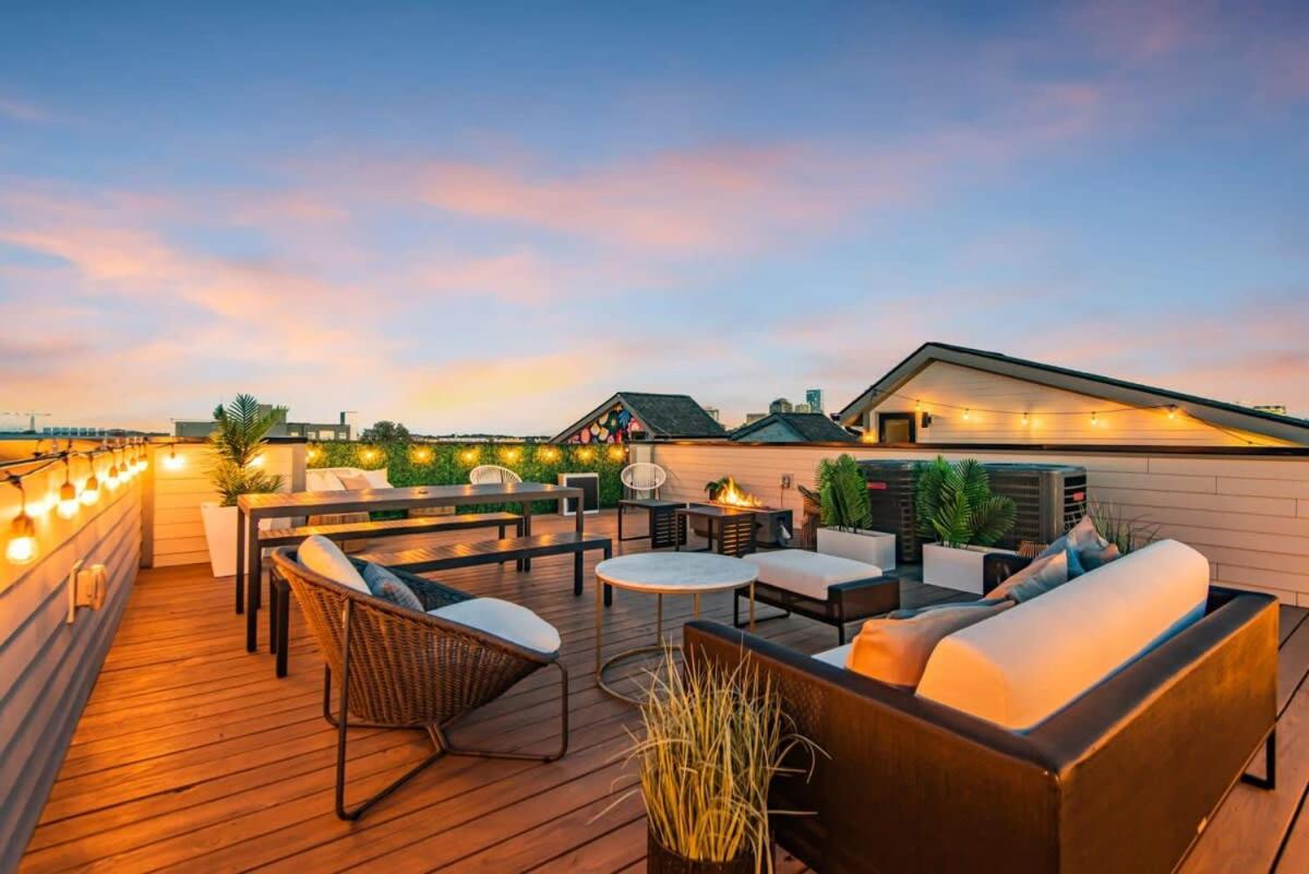 Luxury Townhouse with Rooftop Deck Less than 10 mins to Downtown