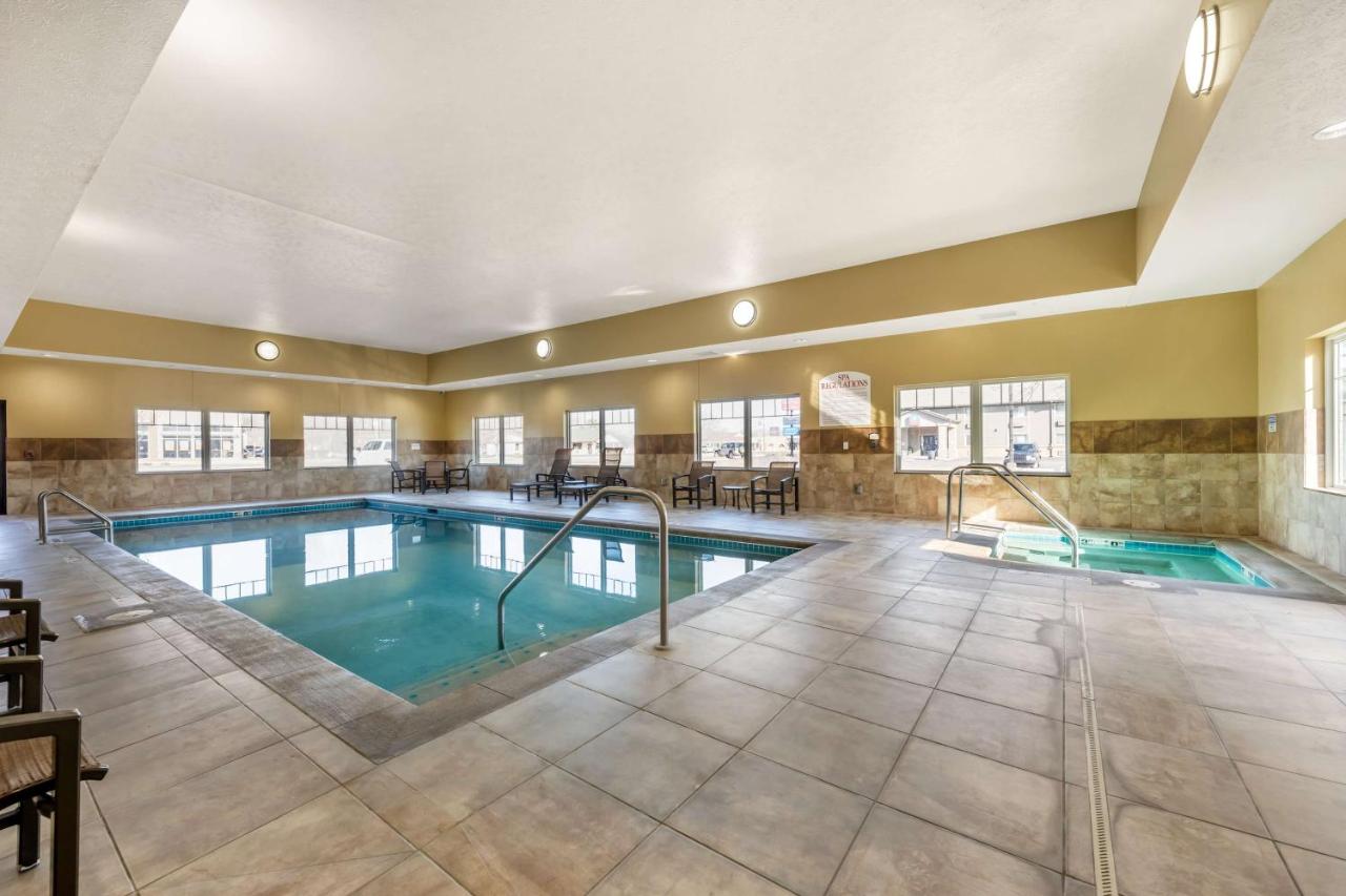 Pam's Value Inn — photo 12