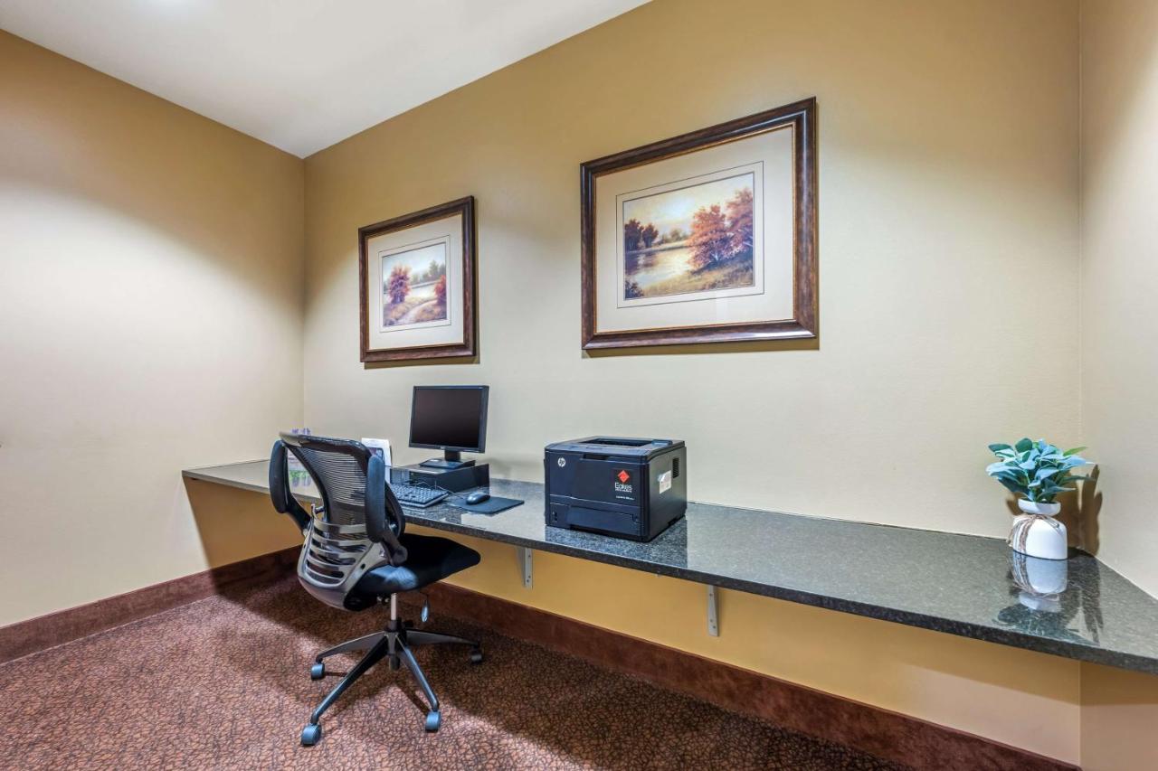 Pam's Value Inn — photo 15
