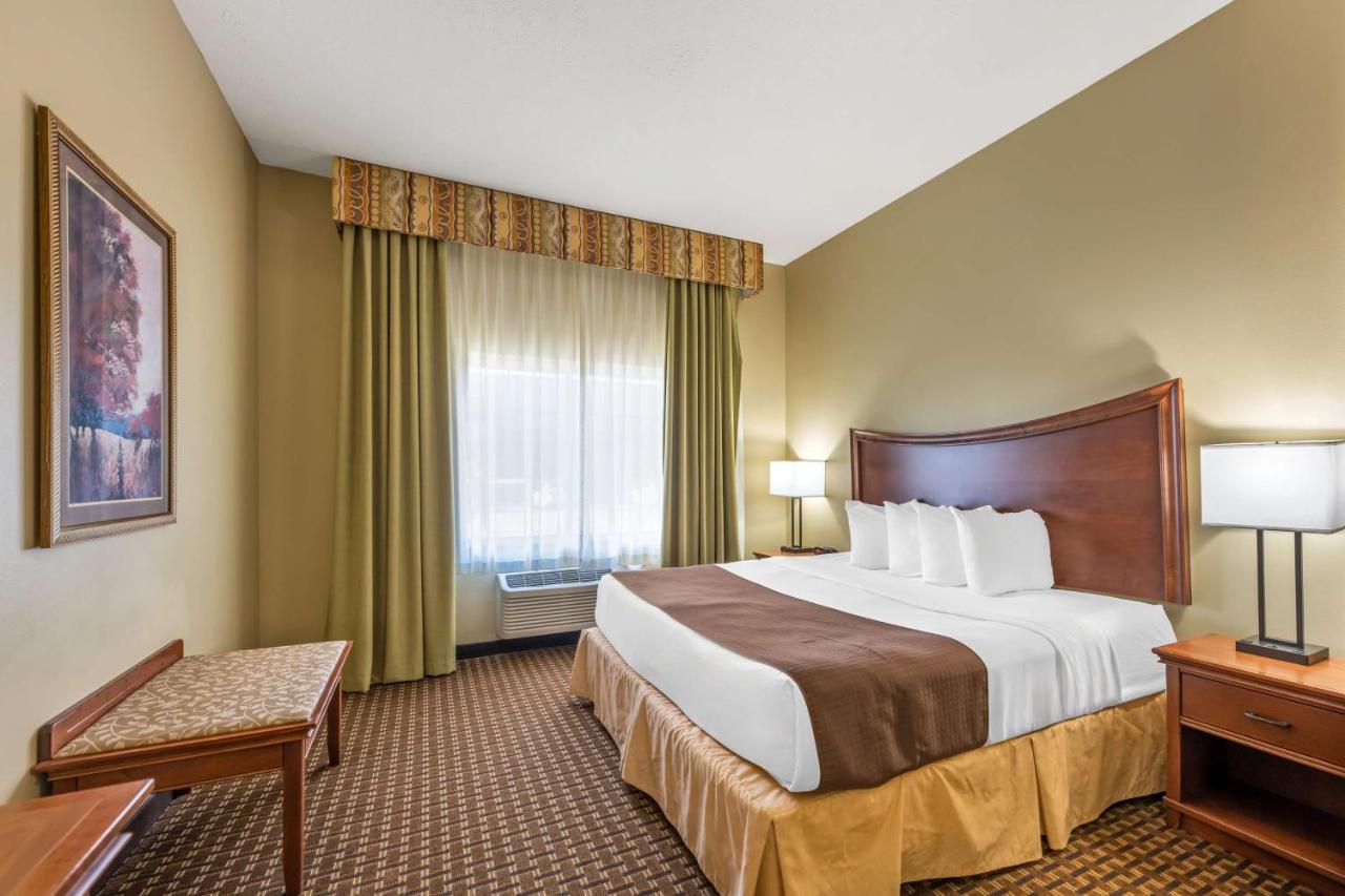 Pam's Value Inn — photo 17