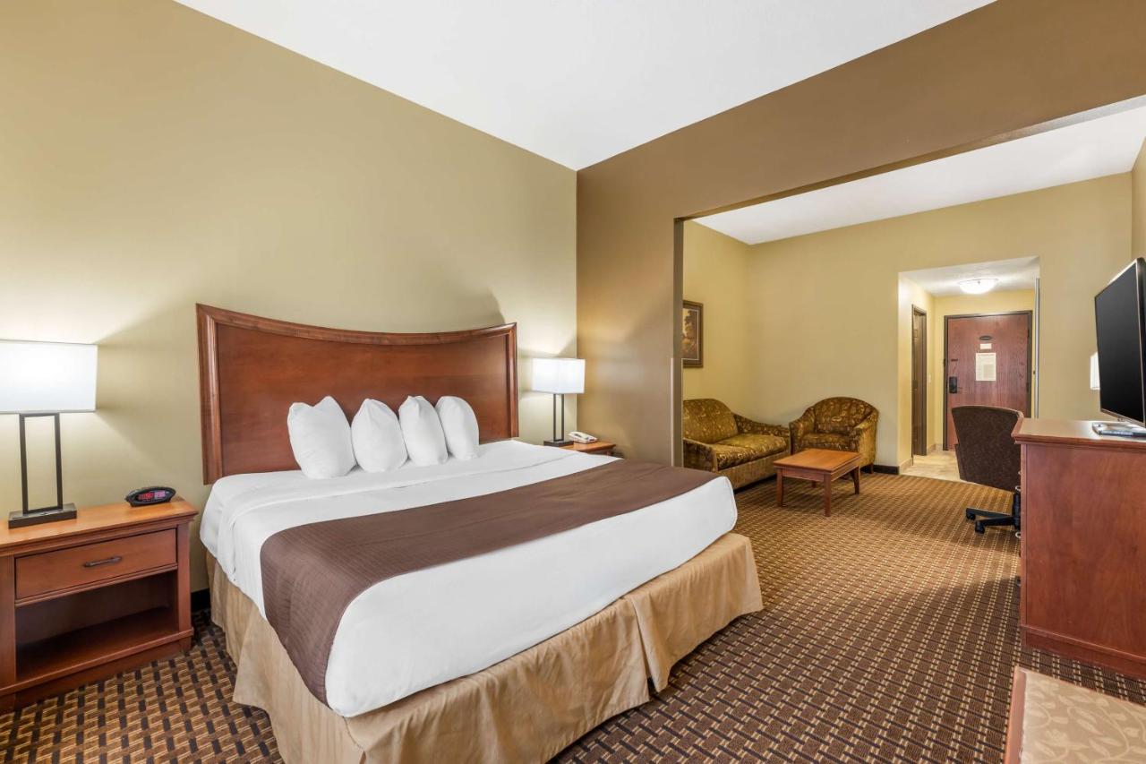 Pam's Value Inn — photo 10