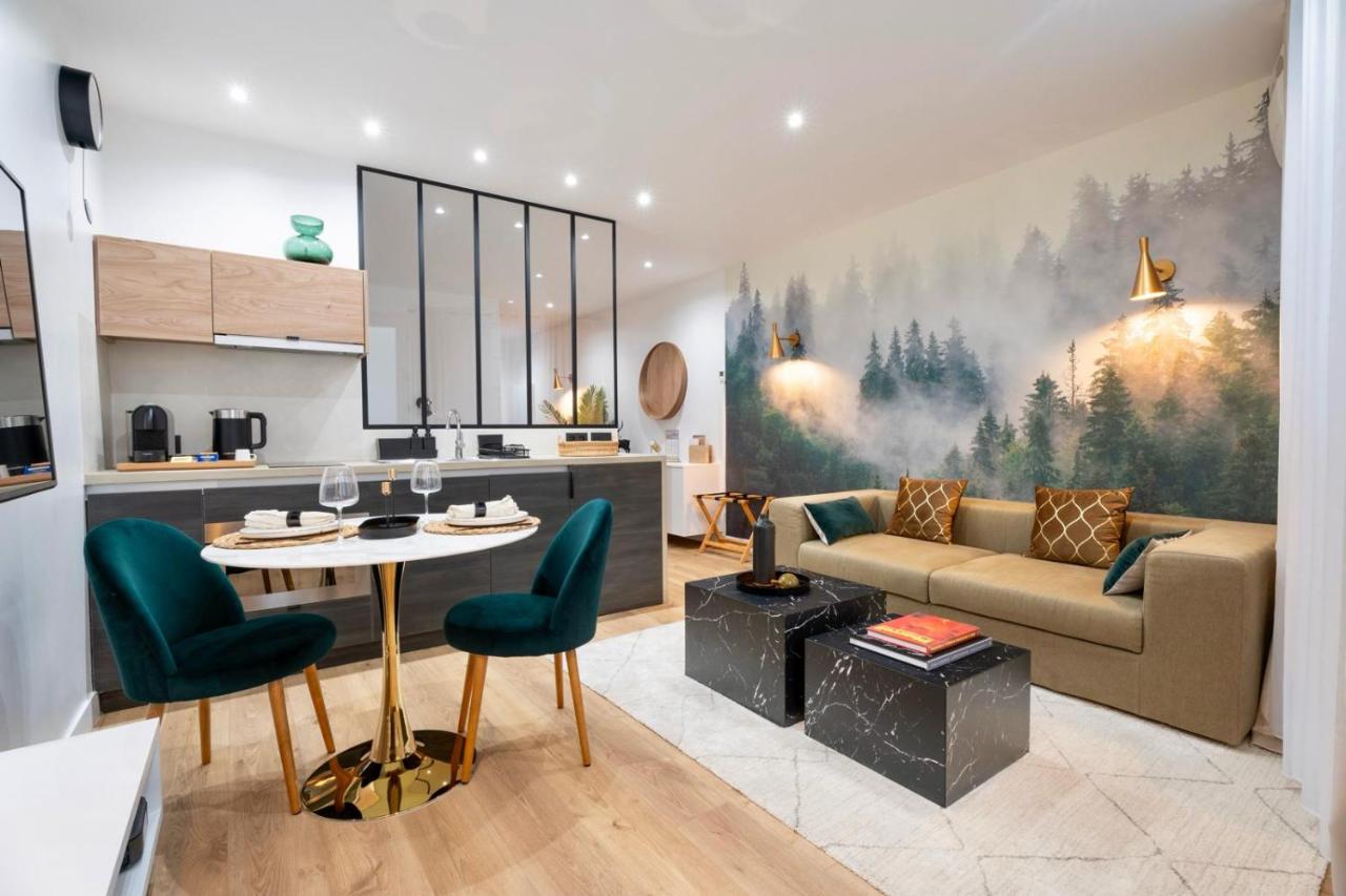 Paris Central Gem 9 Min Walk to Notre-Dame and Louvre - 2