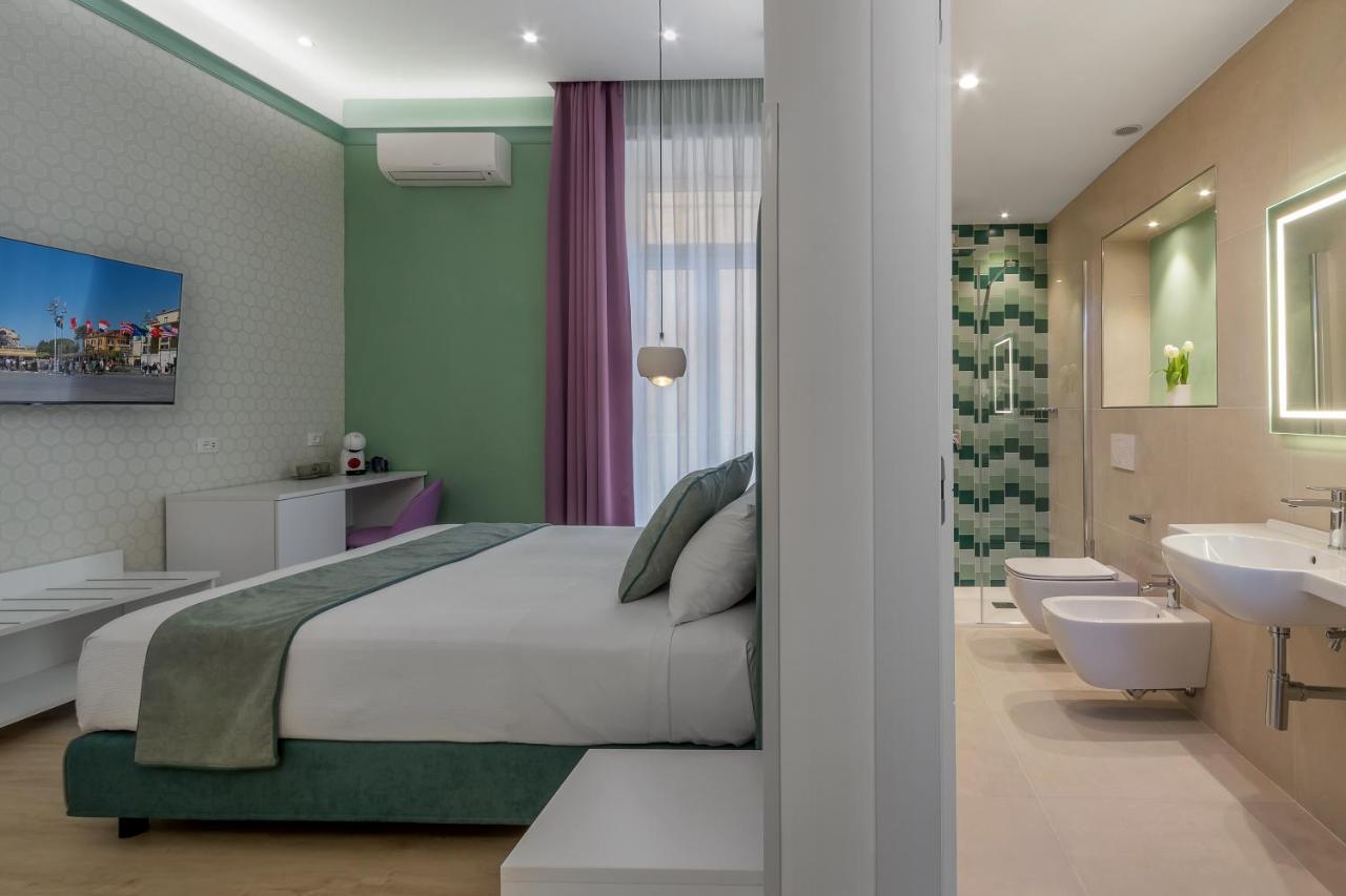 Lovelia: Sorrento Square Lovely Suite - 3