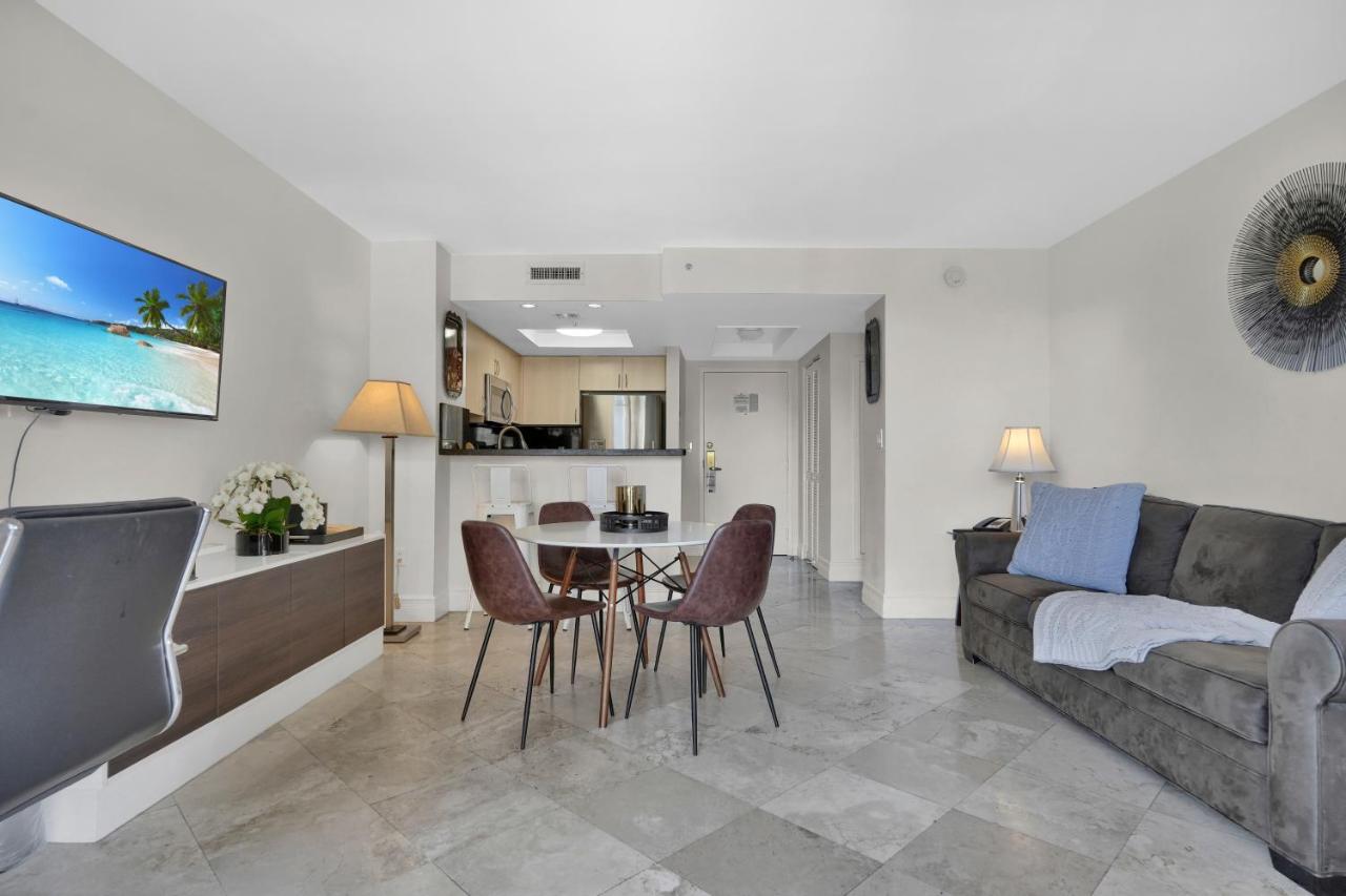 Modern Bay View Balcony In The Grove Free Parking