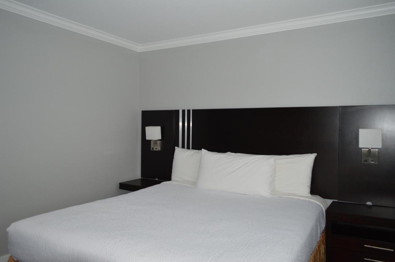 Fairview Inn & Suites — photo 22