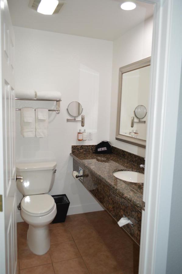 Fairview Inn & Suites — photo 13