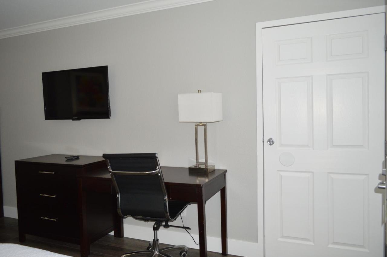 Fairview Inn & Suites — photo 24