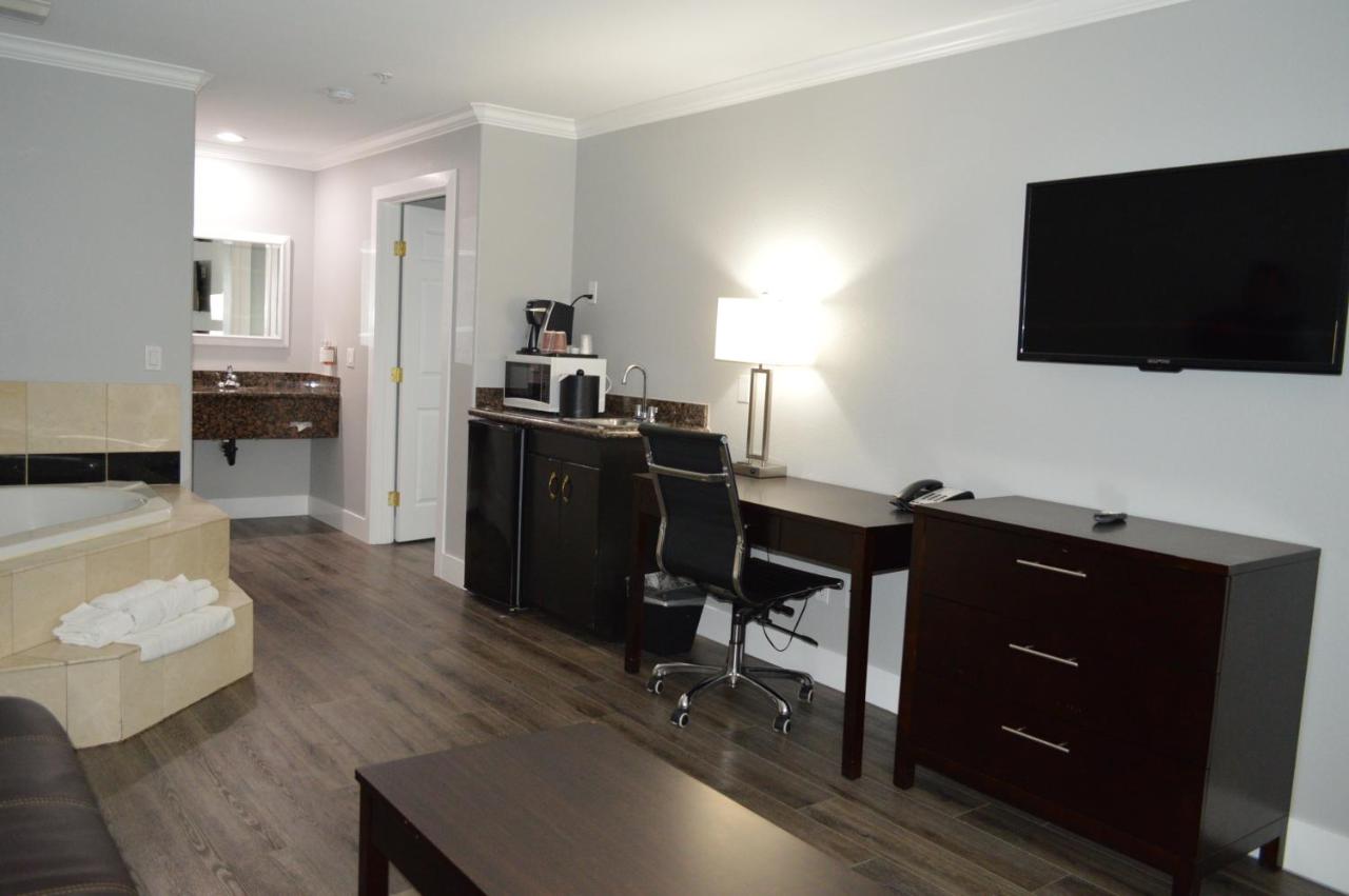 Fairview Inn & Suites — photo 15