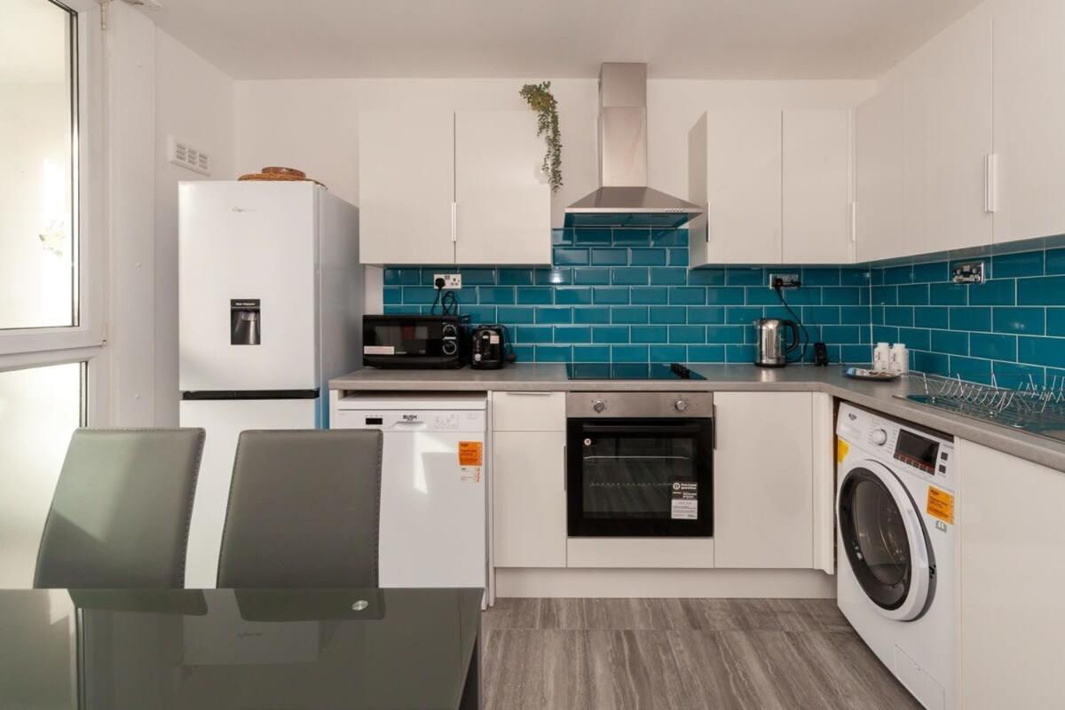 3 Bedroom Old Street Apartment - City Views - 4