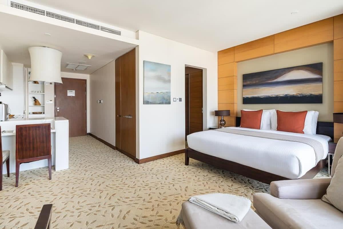 Frank Porter - Emaar Residences Fashion Avenue - 4