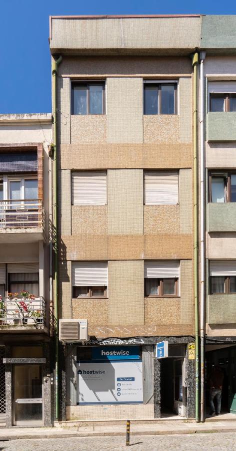 Host Wise - Comfy Minimalist Flat - 3