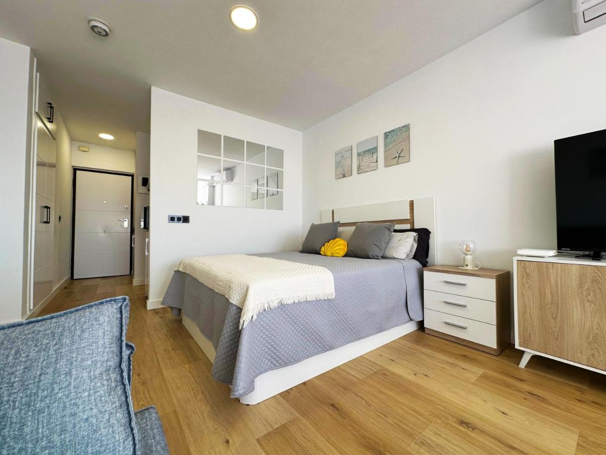 Top Floor Sea View Central Apartment with Seasonal Pool Walking Distance to the Beach by Namaste Elite - 2