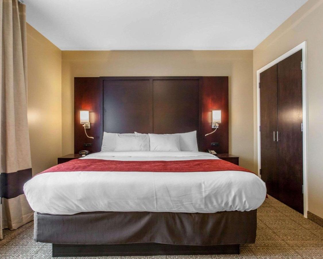Travelers Suites — photo 21
