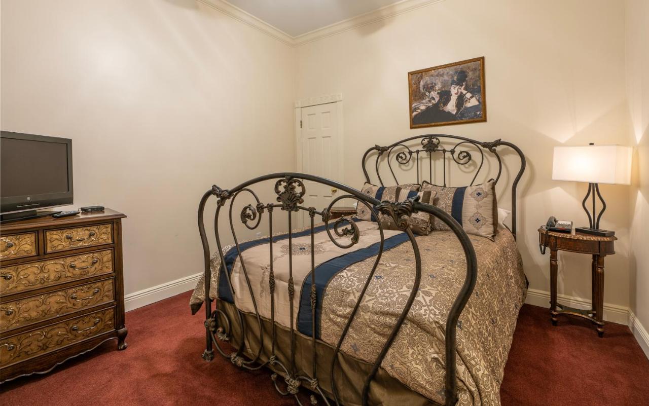 Quarter House Suites — photo 17