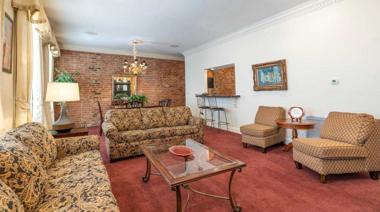 Quarter House Suites — photo 15