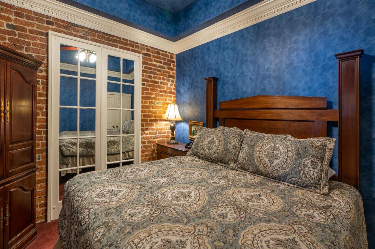 Quarter House Suites — photo 22