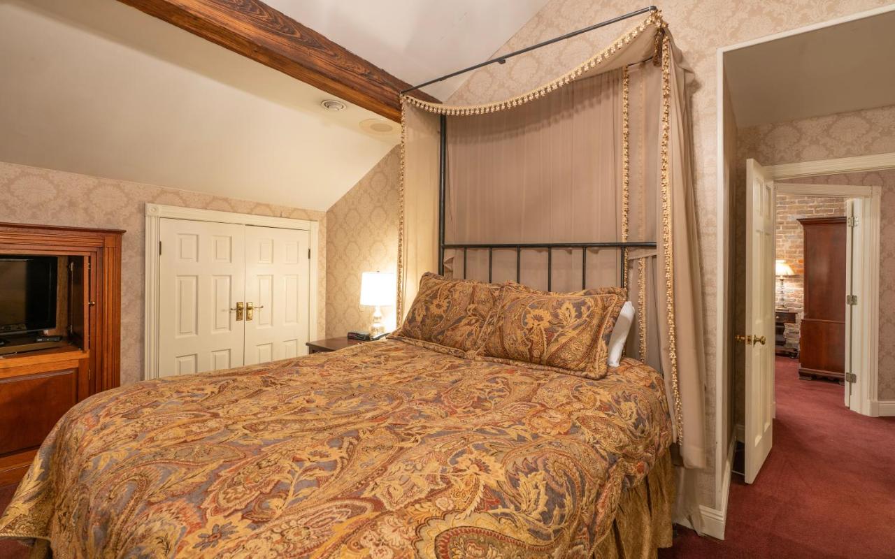 Quarter House Suites — photo 19