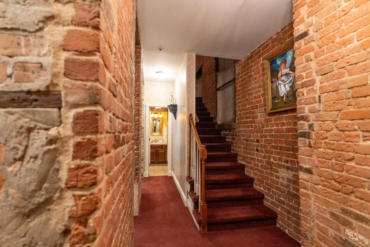 Quarter House Suites — photo 23