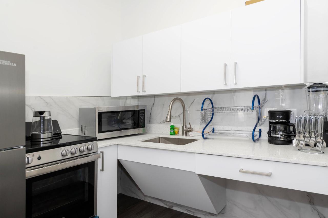 Collins Apartments — photo 23