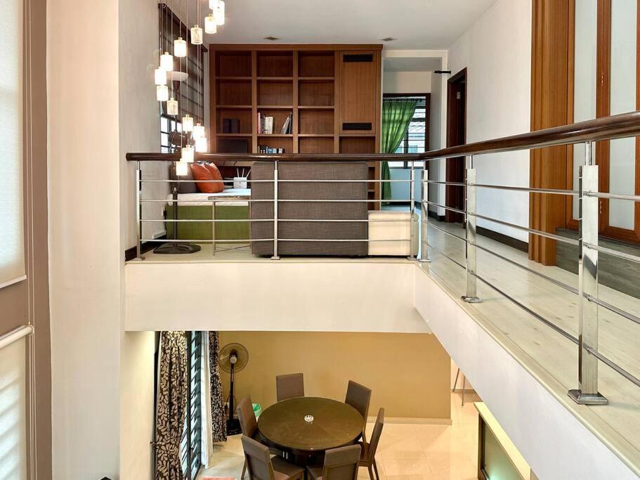 Comfort Gather Near CIQ 5B3B - 4