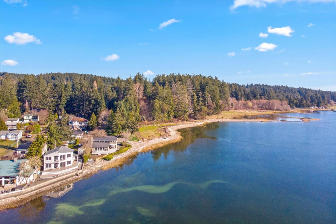 Gladwin Beach House — photo 14