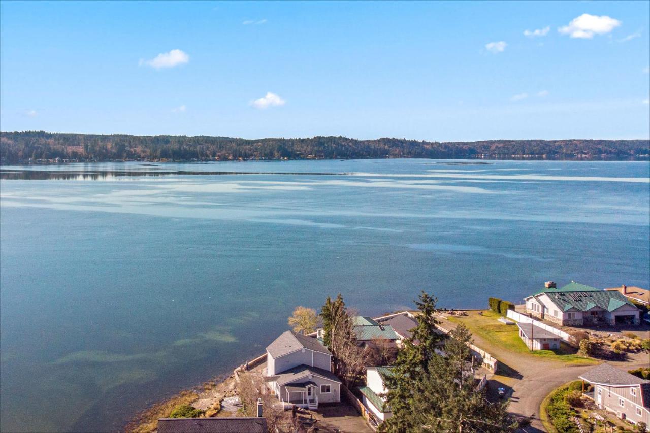 Gladwin Beach House — photo 10