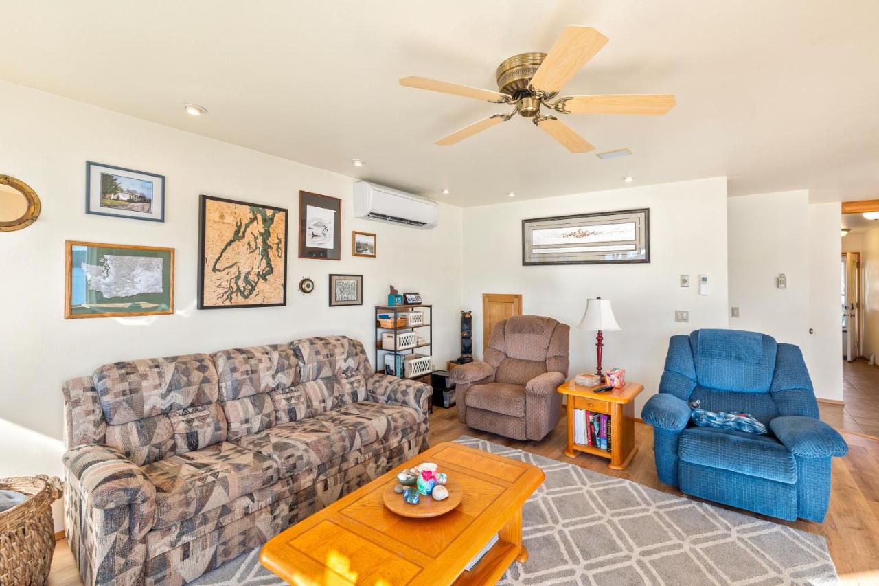 Gladwin Beach House — photo 11