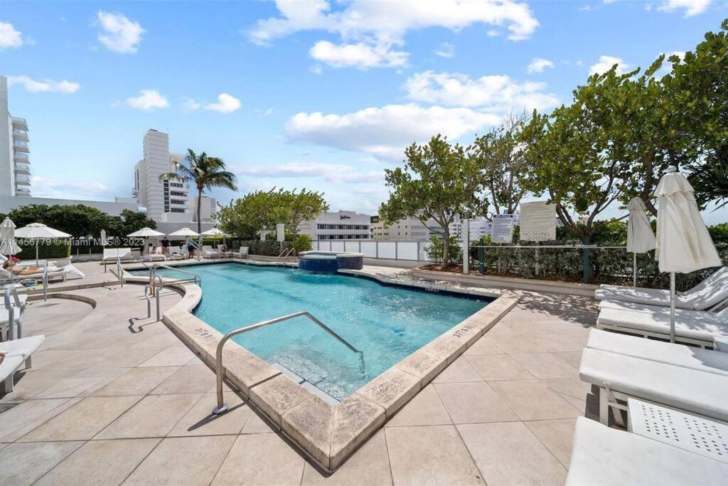 Fontainebleau Miami Beach Junior Suite - 4