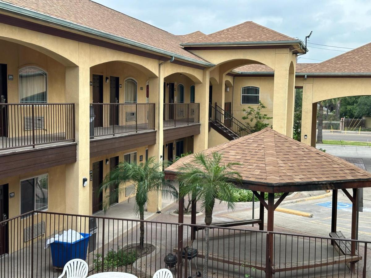 Texas Inn and Suites RGV — photo 17