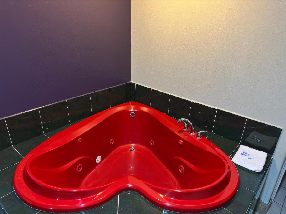 Texas Inn and Suites RGV — photo 24