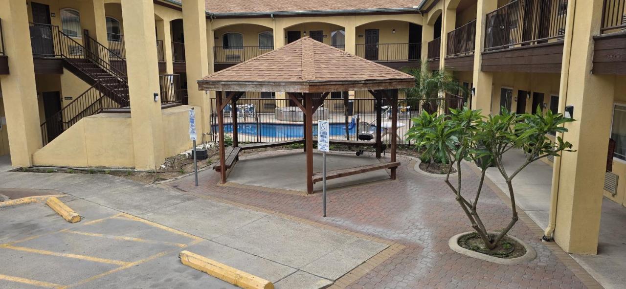 Texas Inn and Suites RGV — photo 3
