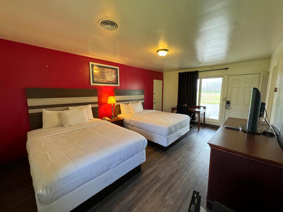 Holiday Motel — photo 9