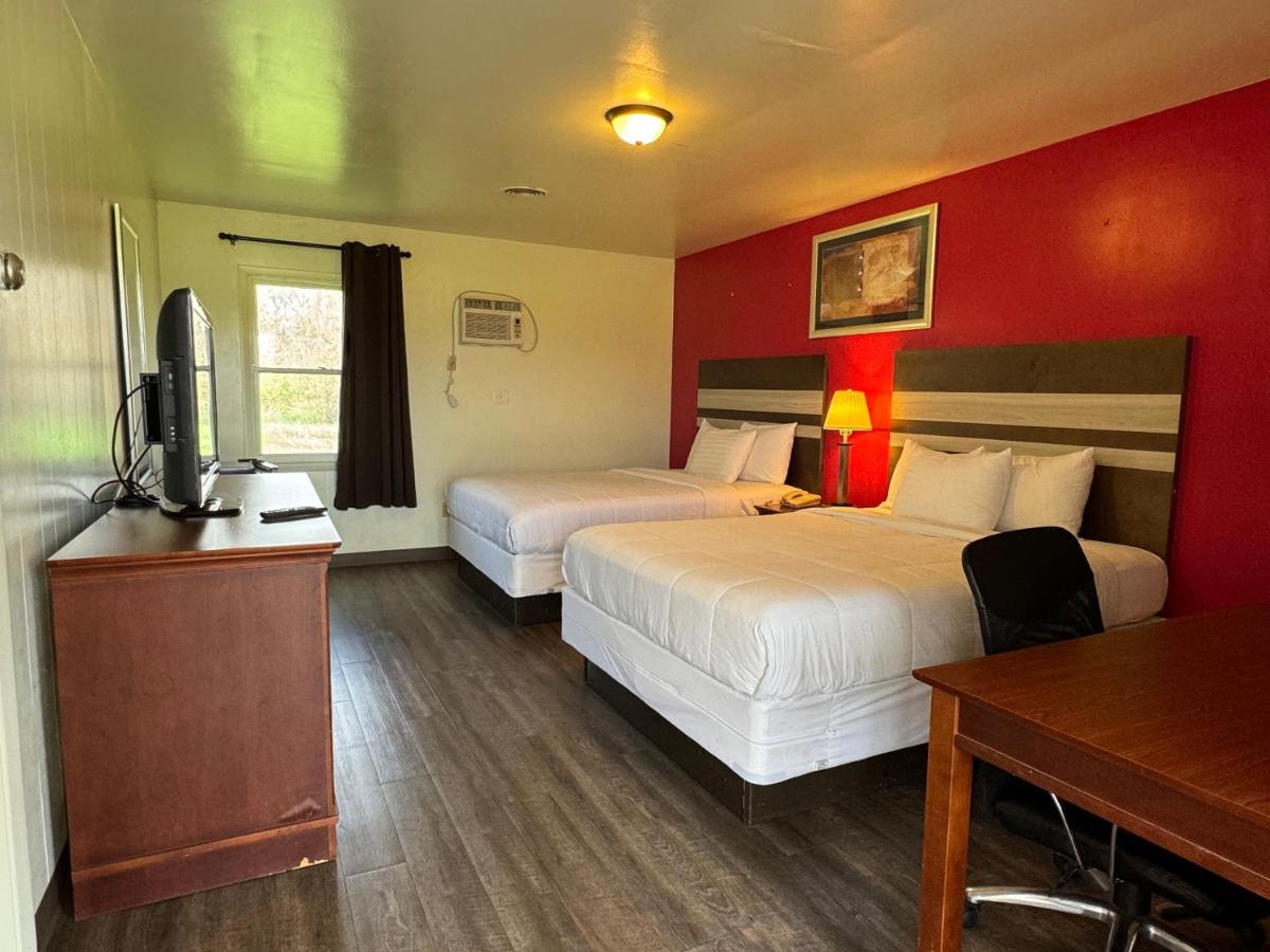 Holiday Motel — photo 10