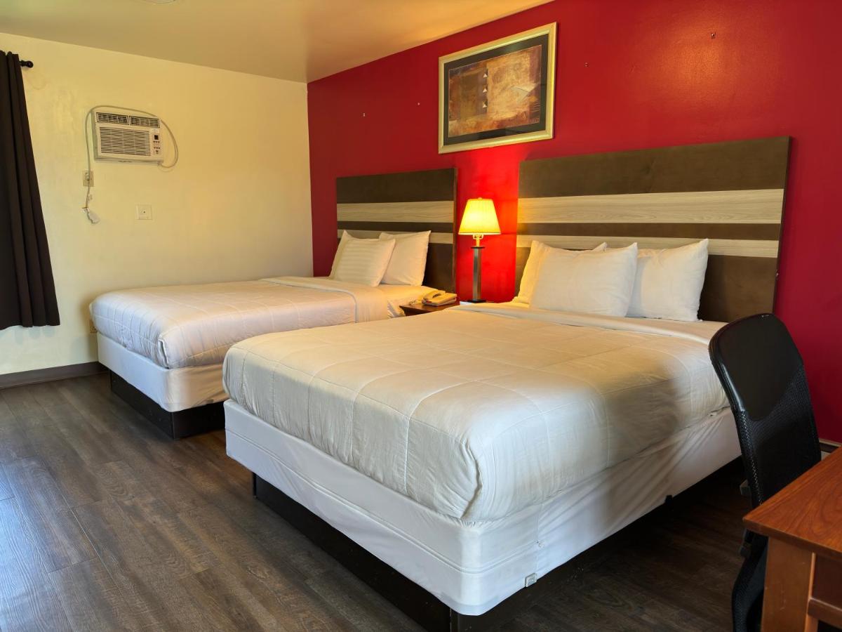 Holiday Motel — photo 14