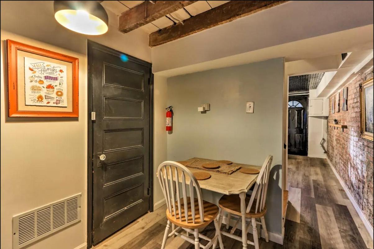 1850s historic Row House 7min train to NYC with private backyard - 4