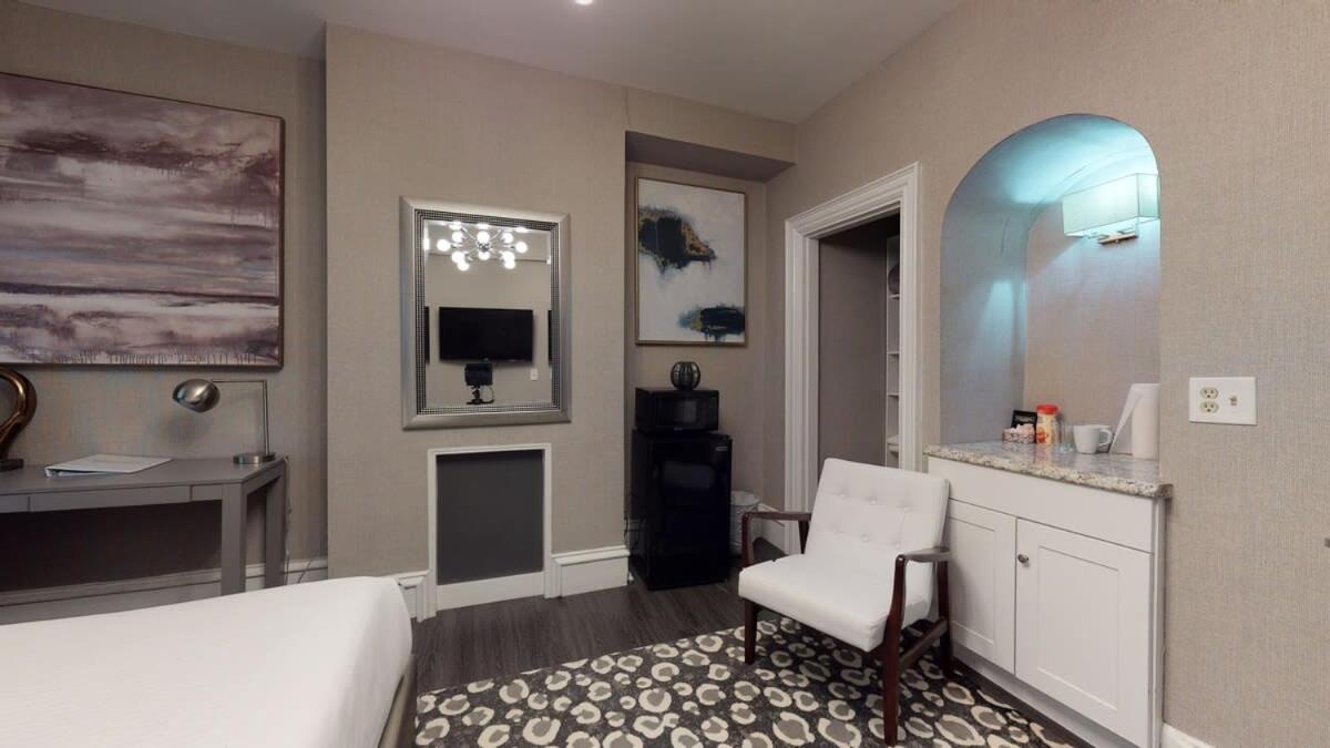 5-33 Modern Private Studio Awaits YOU! — photo 4