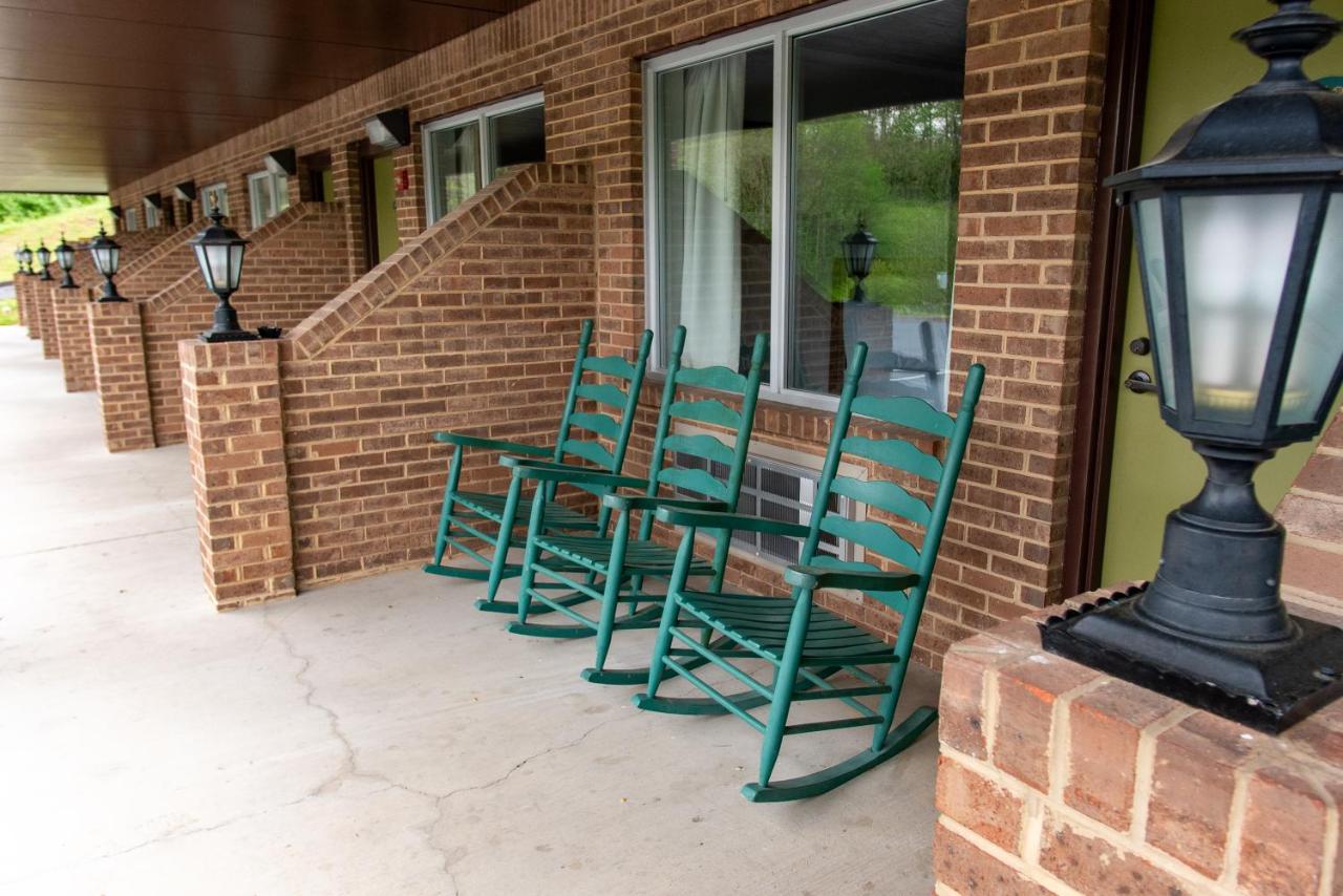 Townsend River Breeze Inn — photo 20