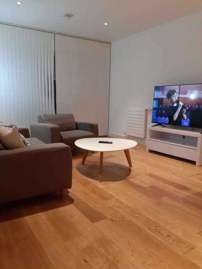 GOLDEn LuxurY APARtMENT - 4