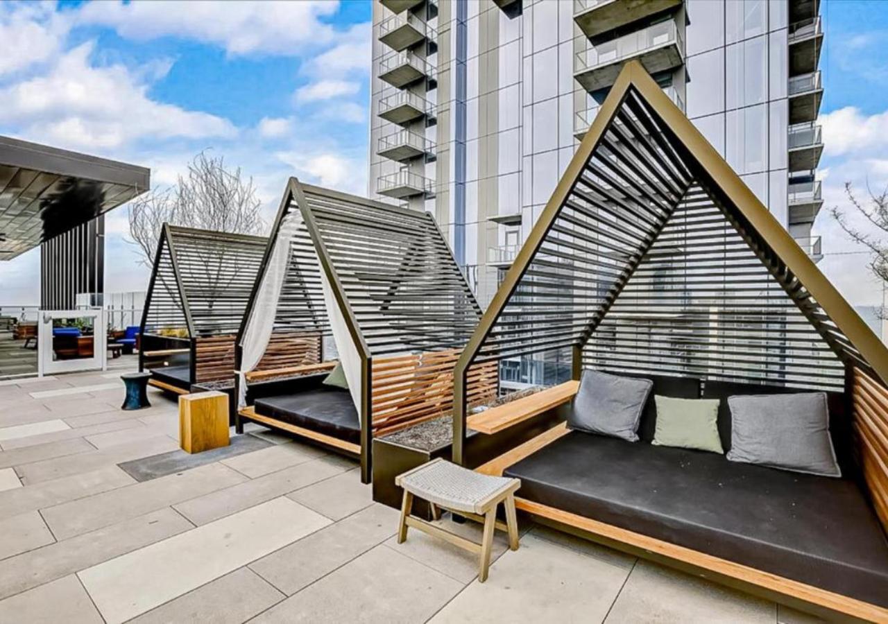 2BR Luxury with Views and Rooftop pool in Austin - 3