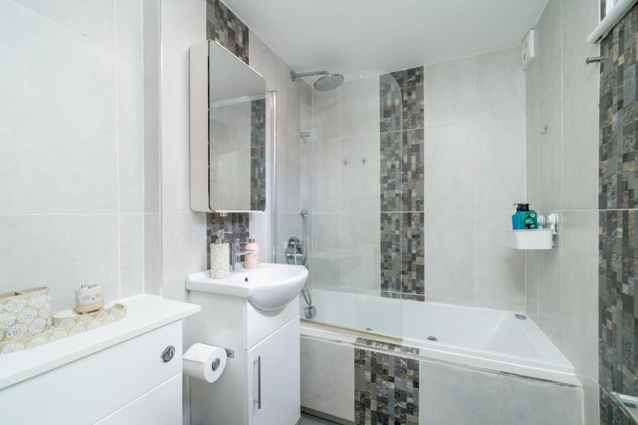 Beautiful & Serene Flat in the Heart of London - 3