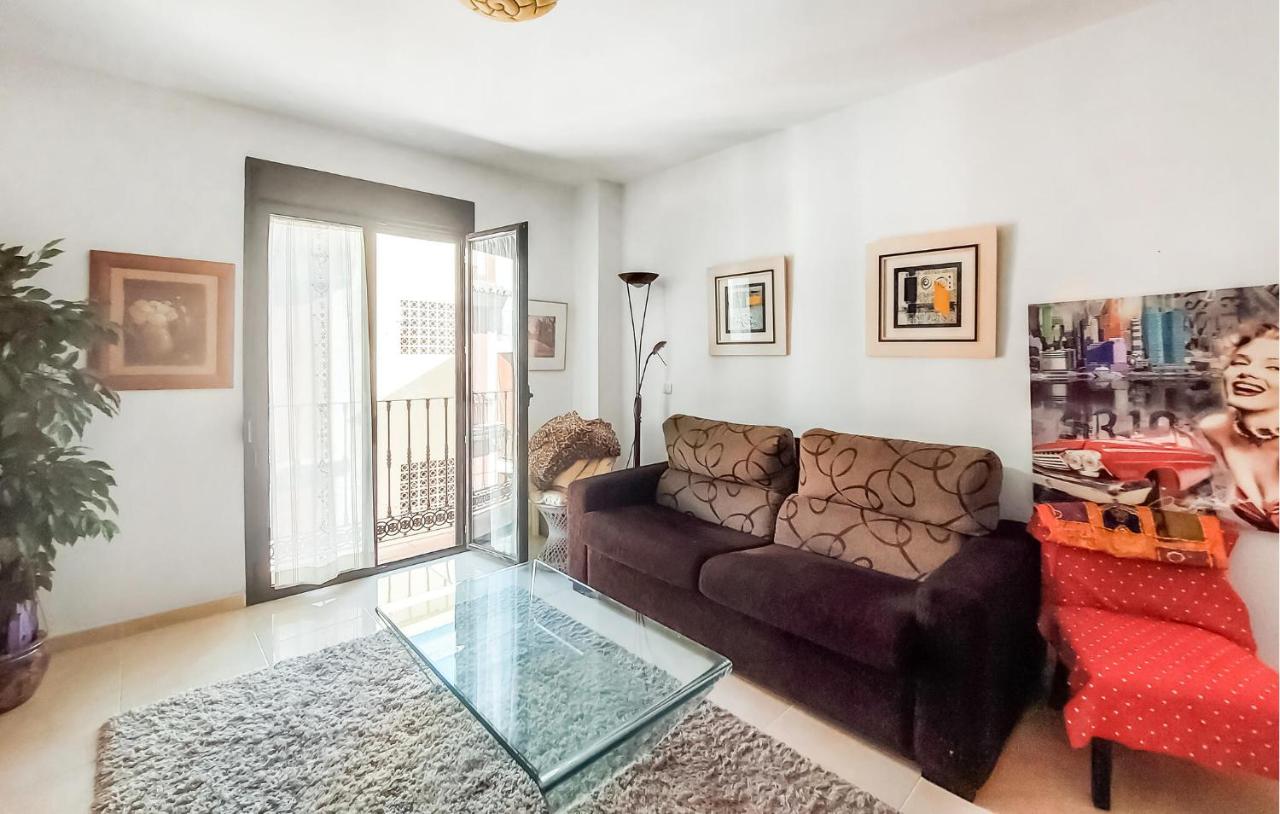 2 Bedroom Beautiful Apartment In Fuengirola - 3