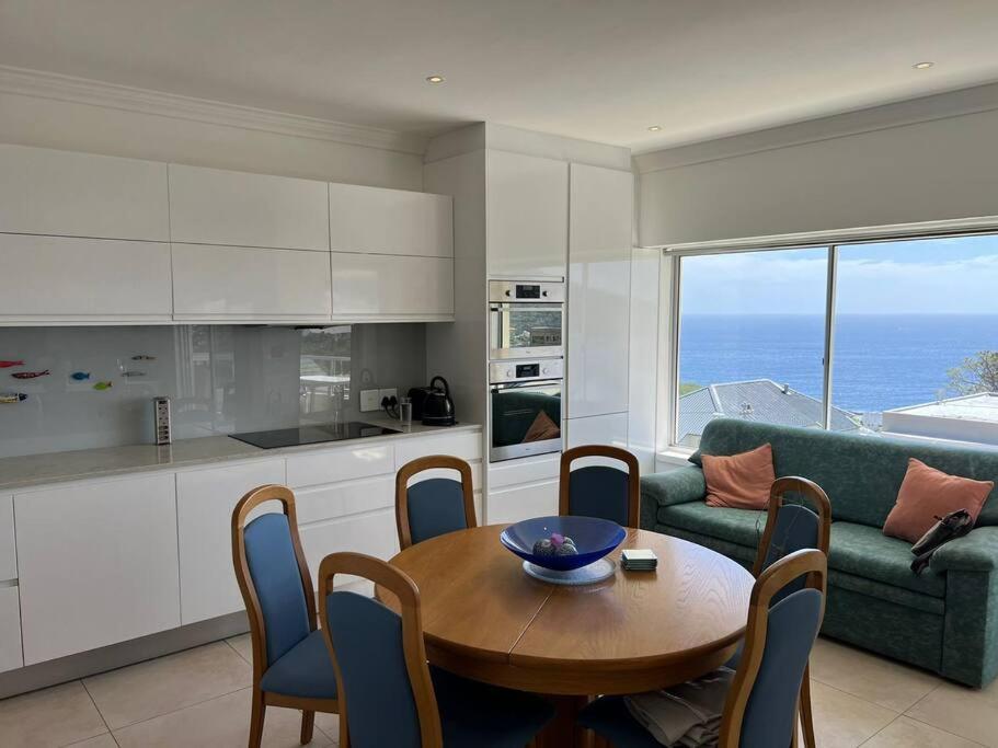 Camps Bay 2 Bed Sea Grand View - 3