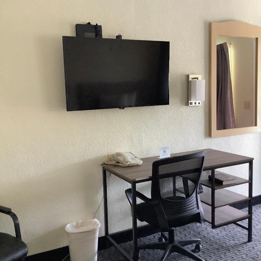 National 9 Motel — photo 19